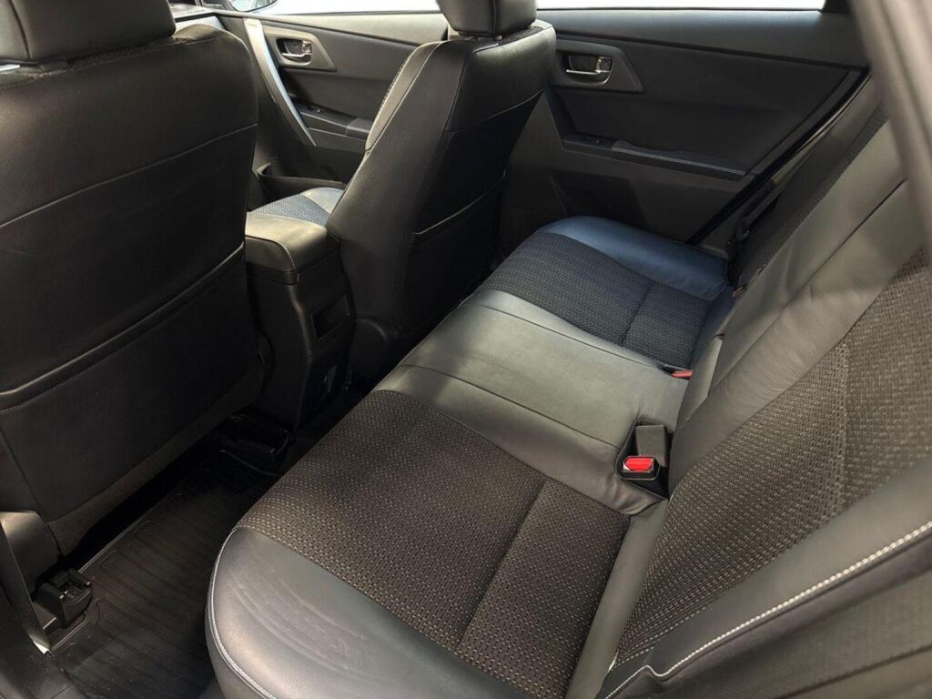 Toyota Auris 2014 Sininen