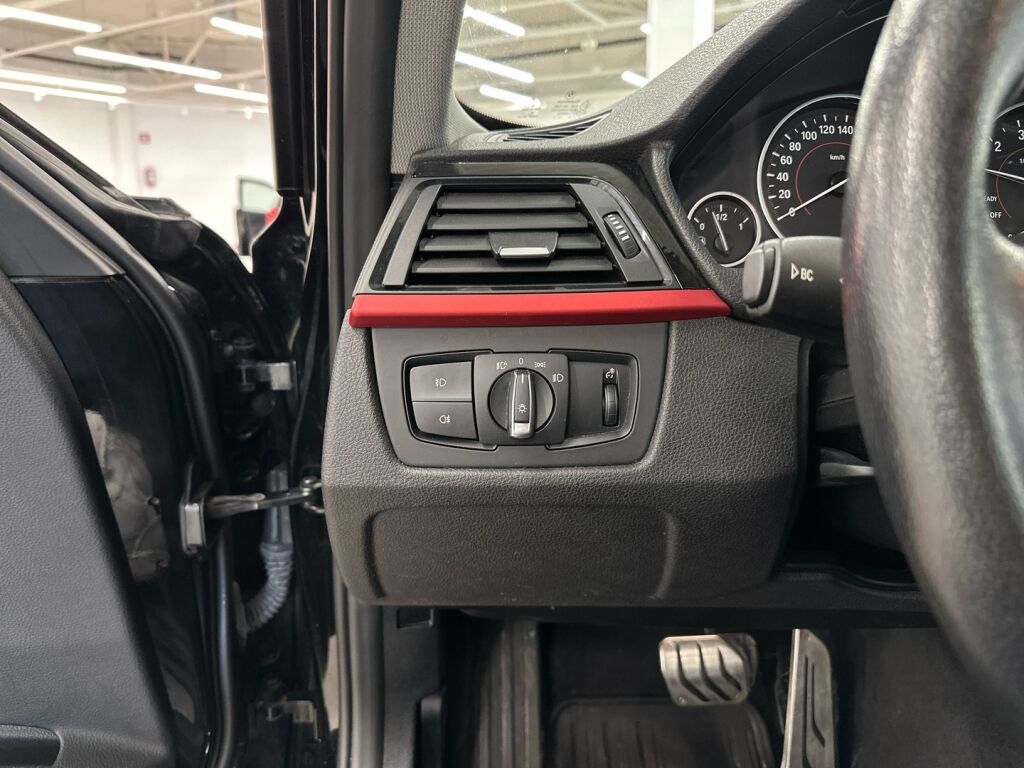 BMW 316 2014 Musta