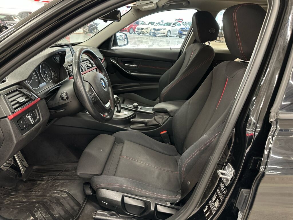 BMW 316 2014 Musta