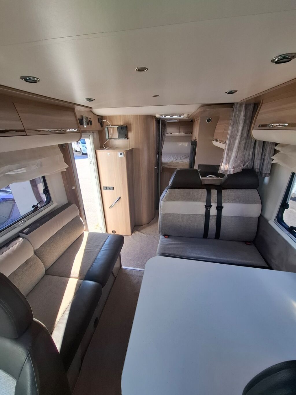 Adria Matrix Axess M 680 SP 2014 Valkoinen