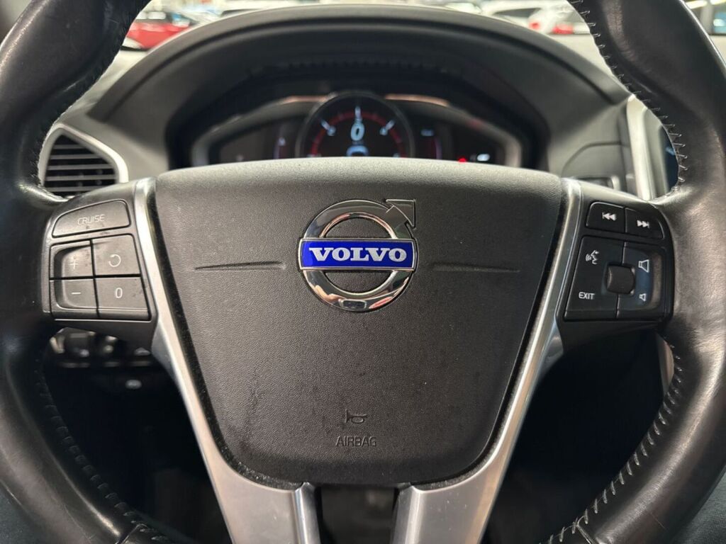 Volvo XC60 2015 Valkoinen