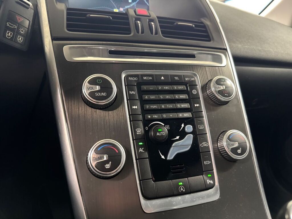 Volvo XC60 2015 Valkoinen