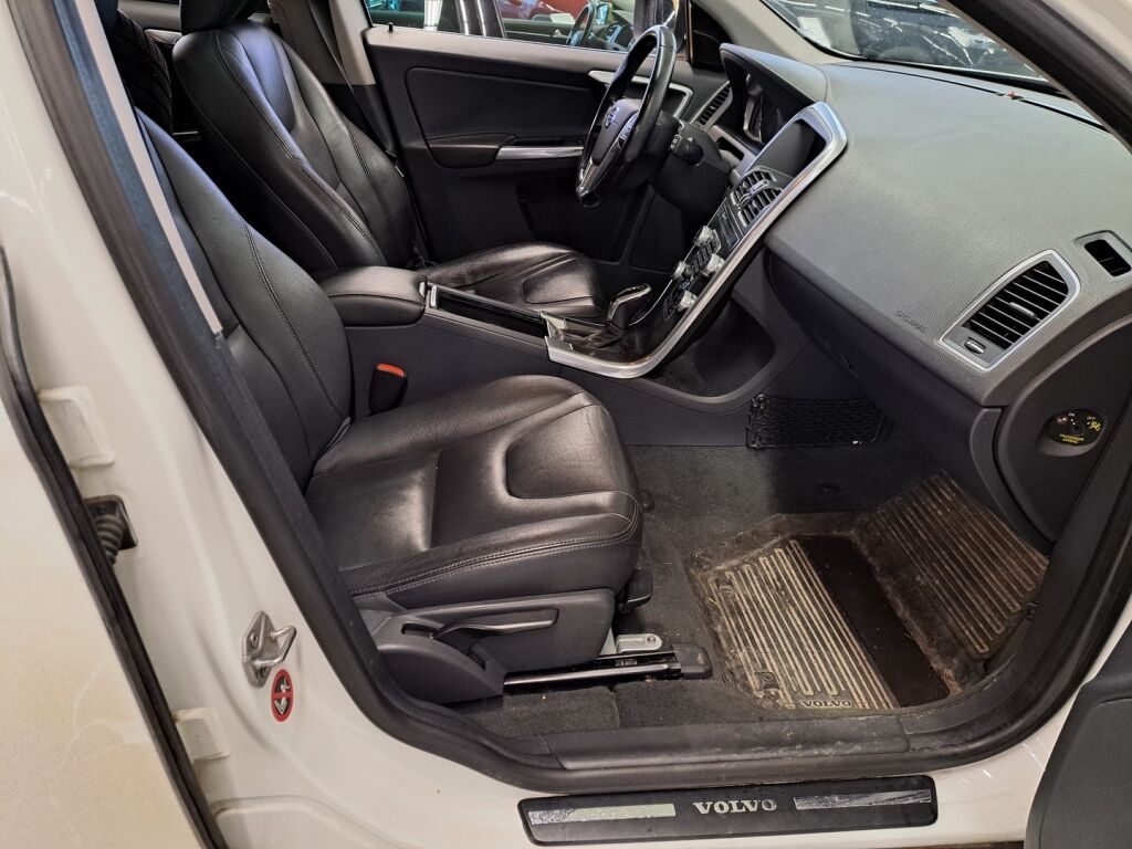 Volvo XC60 2015 Valkoinen