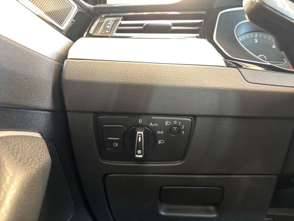 Volkswagen Passat 2015 Sininen