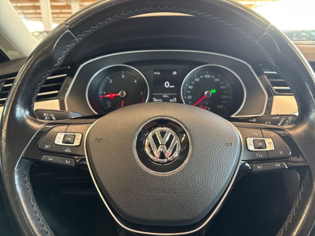 Volkswagen Passat 2015 Sininen