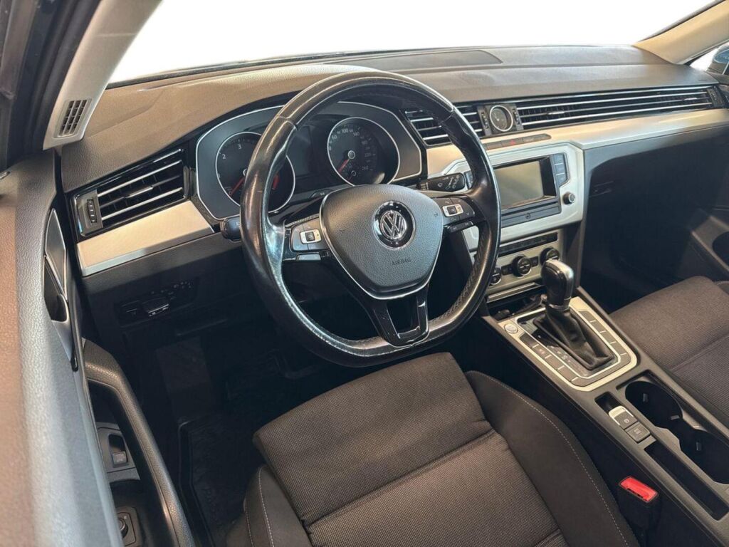 Volkswagen Passat 2015 Sininen