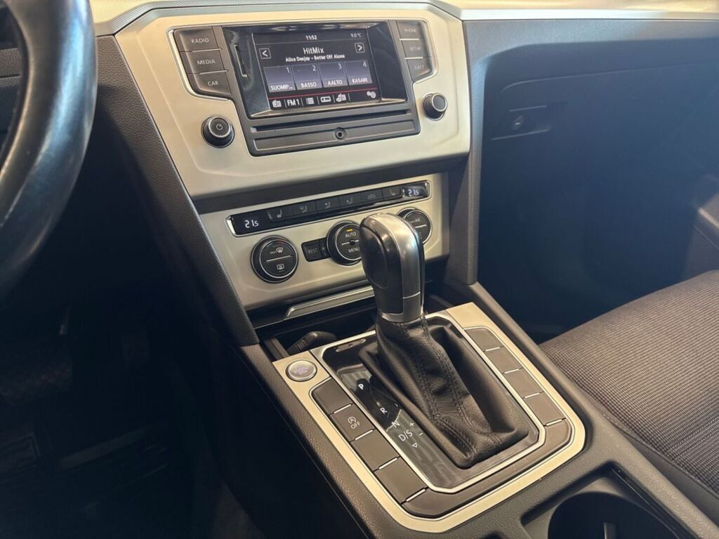 Volkswagen Passat 2015 Sininen