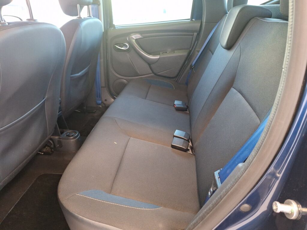 Dacia Duster 2015 Sininen