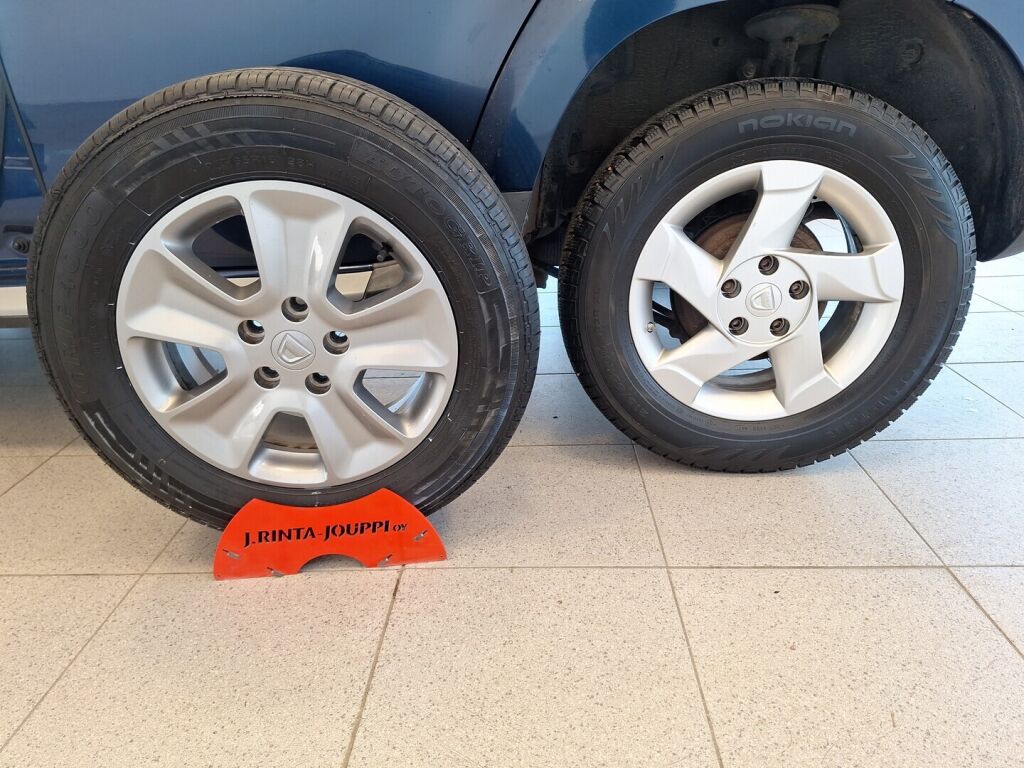 Dacia Duster 2015 Sininen