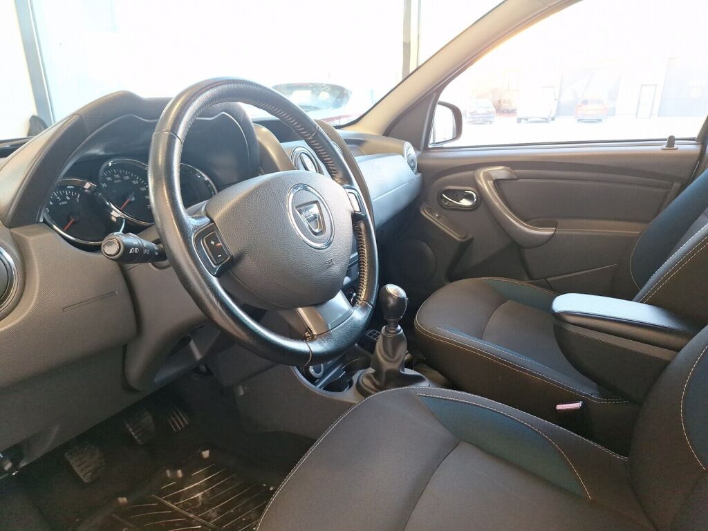 Dacia Duster 2015 Sininen