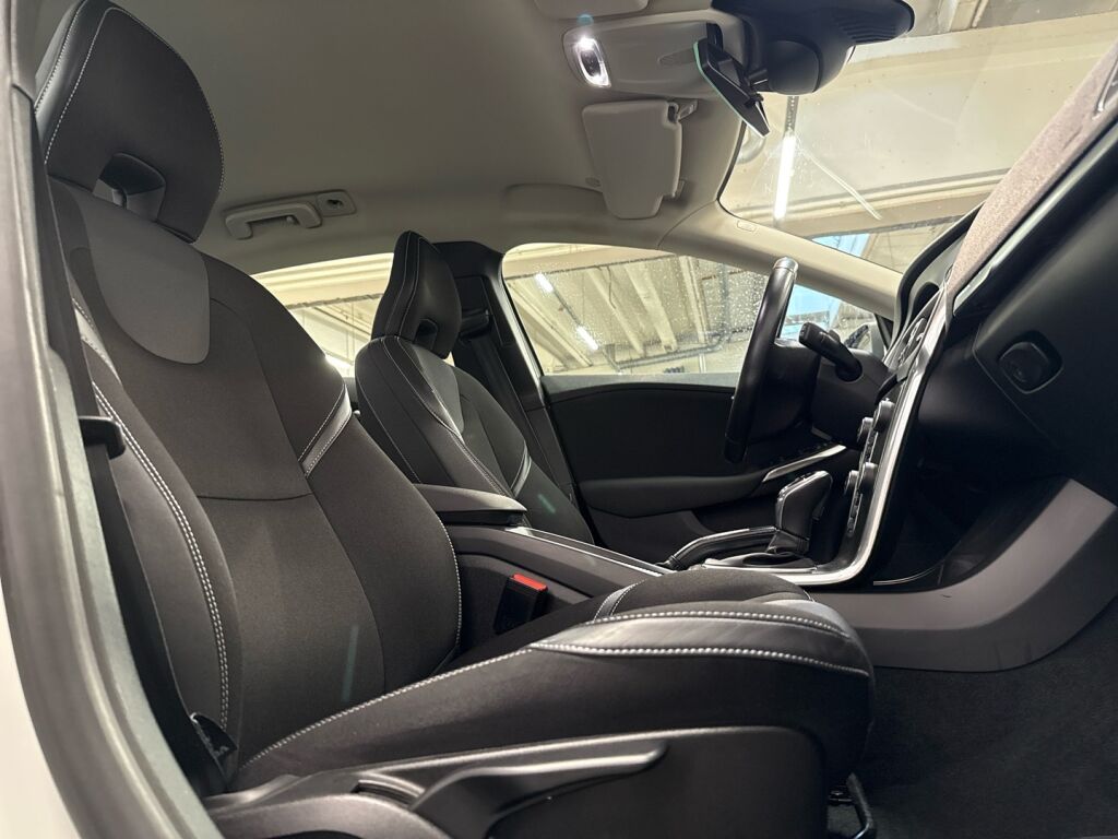 Volvo V40 2015 Valkoinen