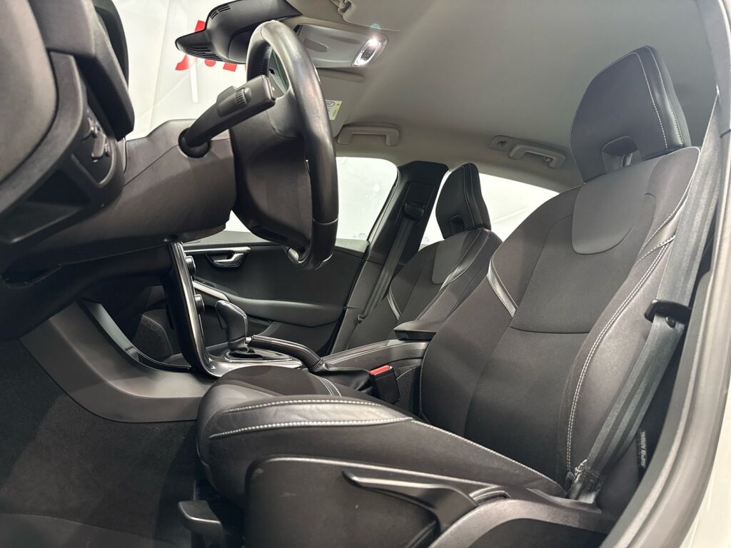 Volvo V40 2015 Valkoinen