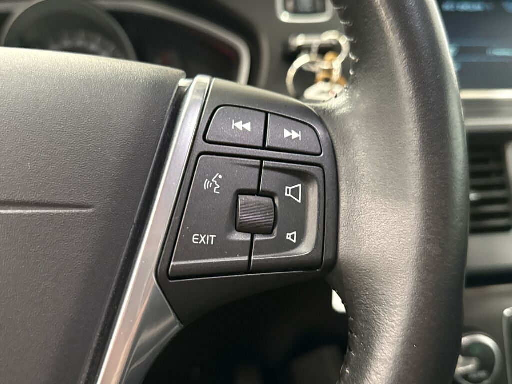 Volvo V40 2015 Valkoinen