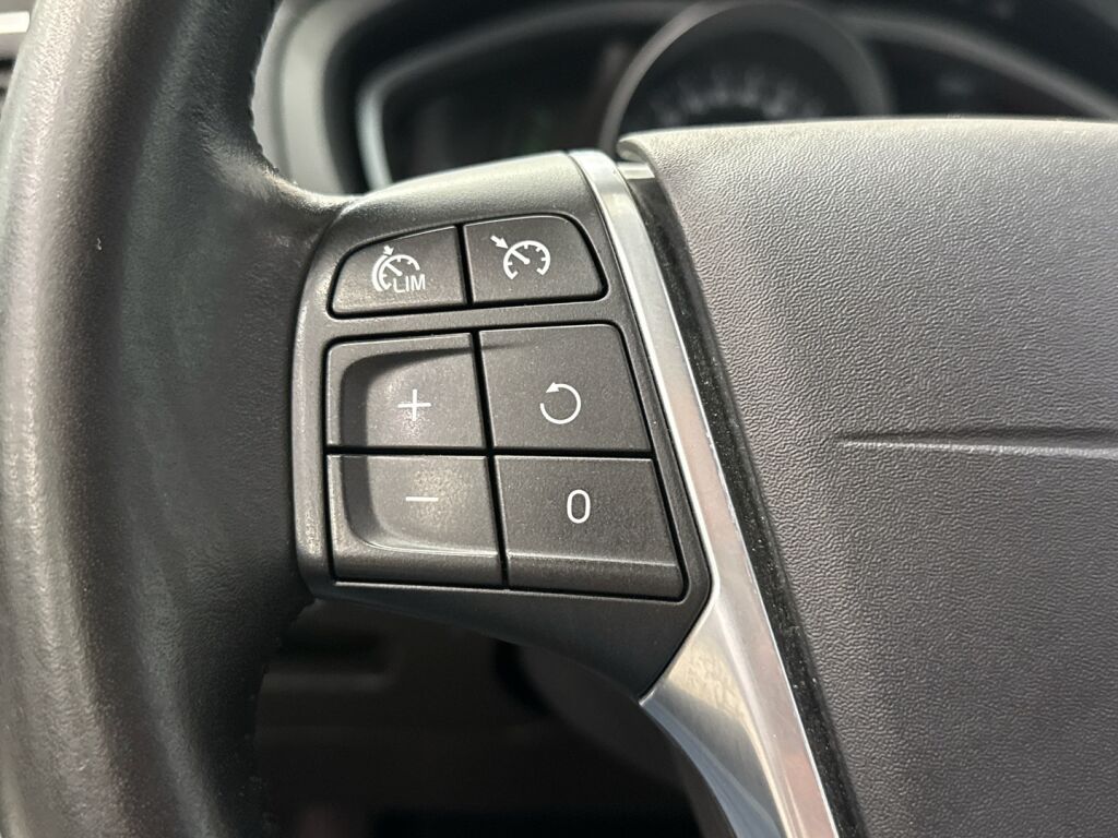 Volvo V40 2015 Valkoinen