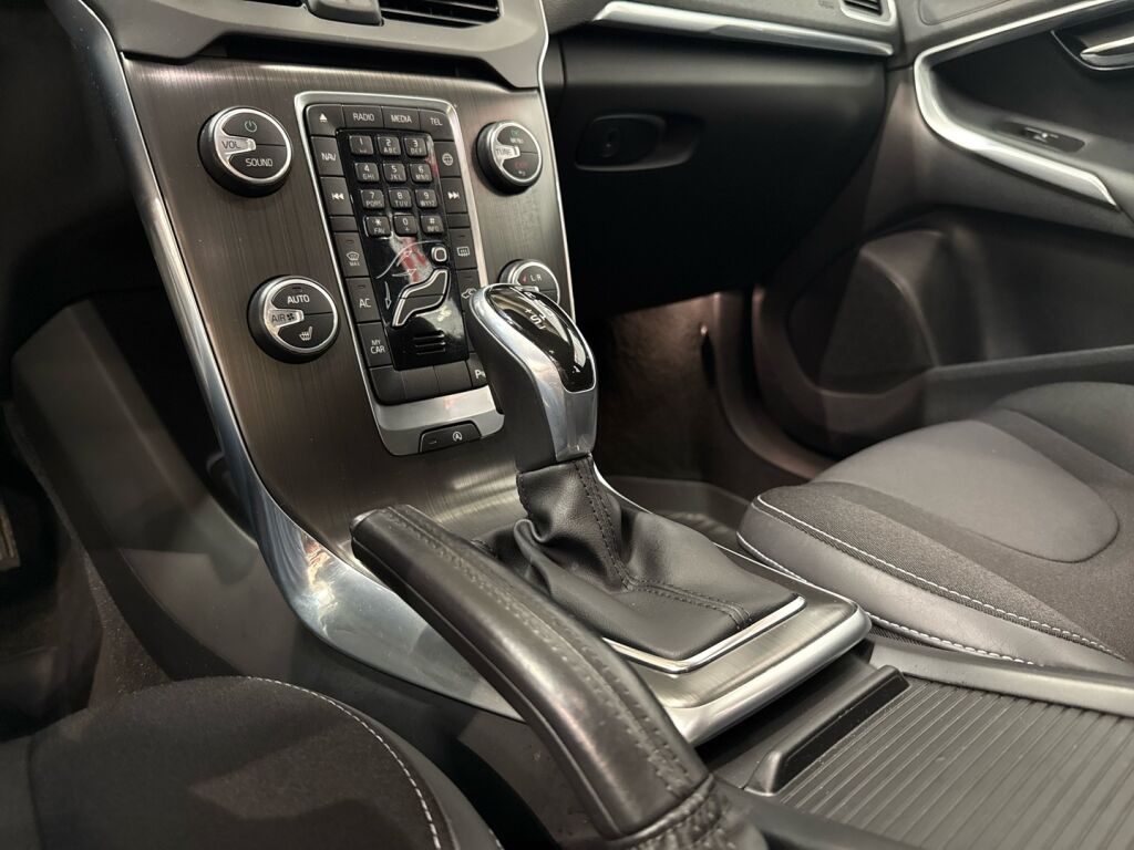 Volvo V40 2015 Valkoinen