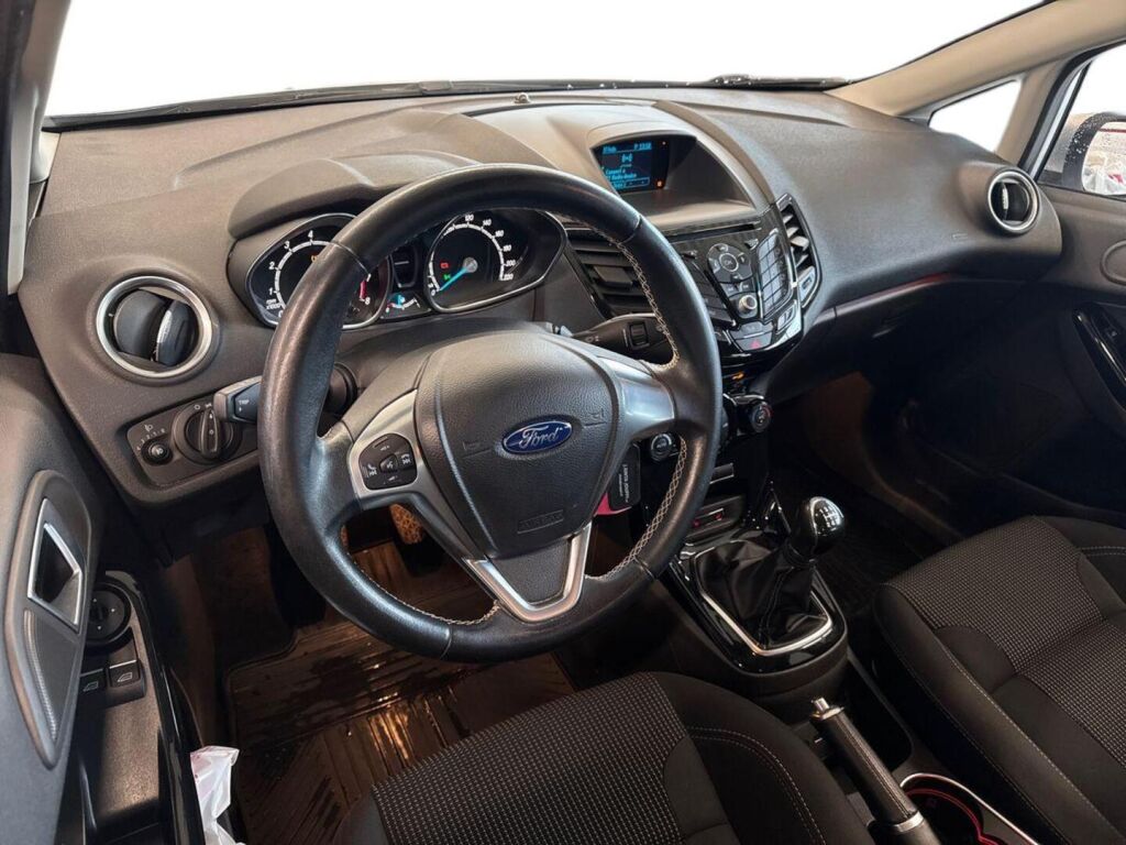 Ford Fiesta 2015 Harmaa