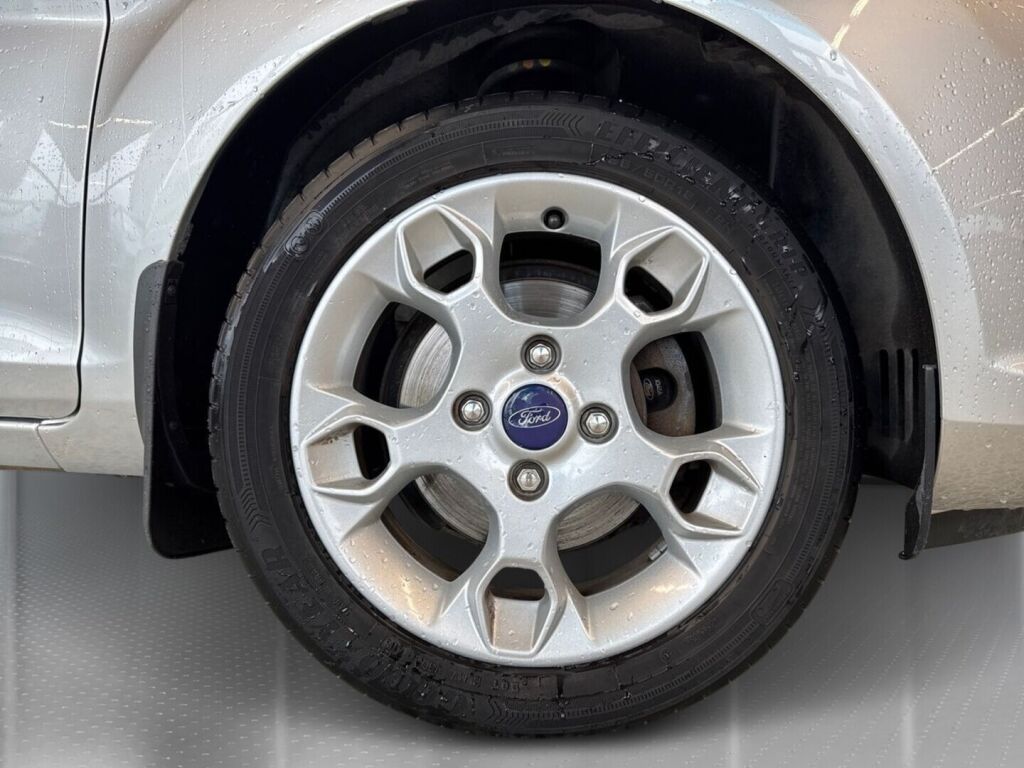 Ford Fiesta 2015 Harmaa
