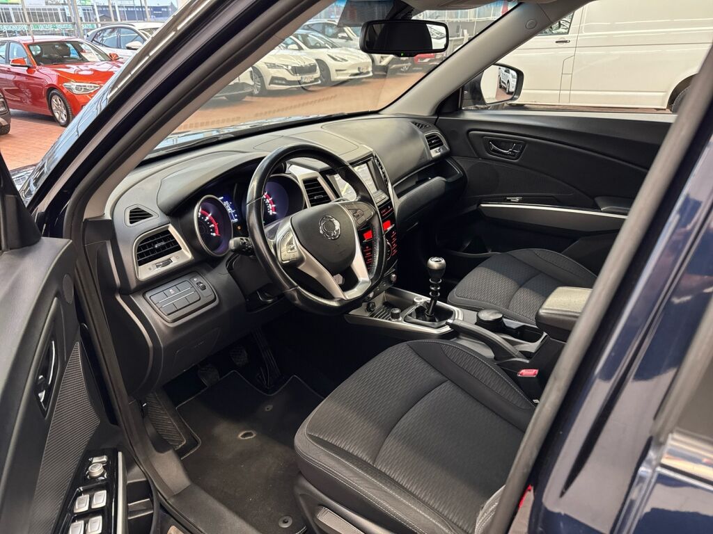 Ssangyong Tivoli 2016 Sininen