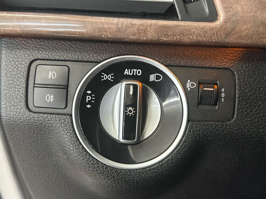 Mercedes-Benz E 2012 Hopea