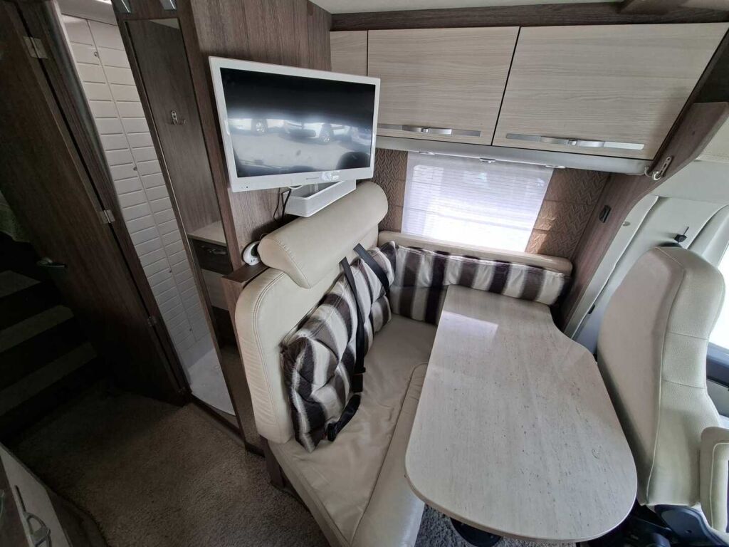 Bürstner T690 Nexxo Time 2016 Valkoinen
