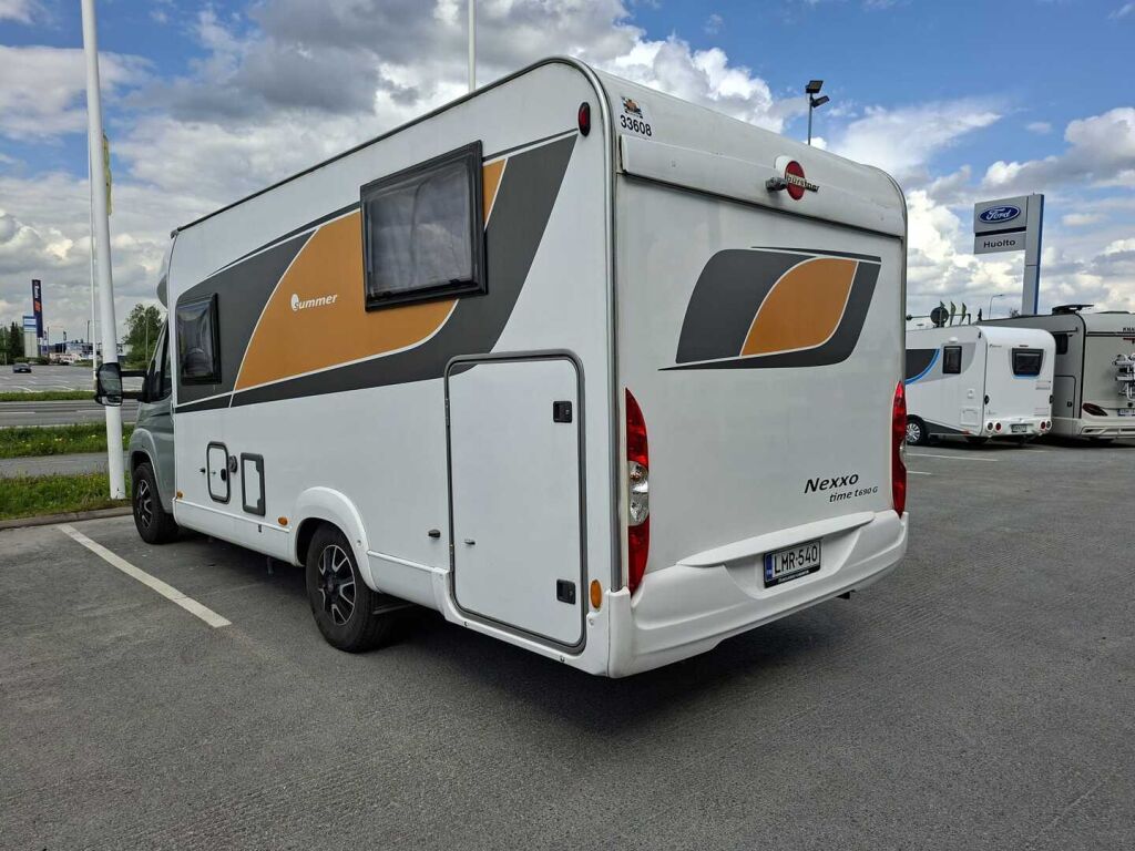 Bürstner T690 Nexxo Time 2016 Valkoinen