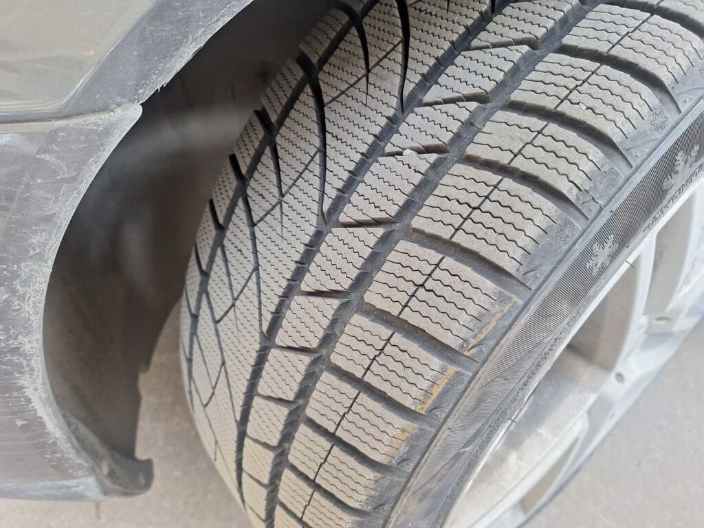 Volvo V70 2008 Harmaa