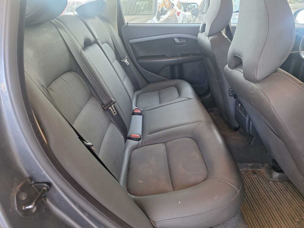 Volvo V70 2008 Harmaa