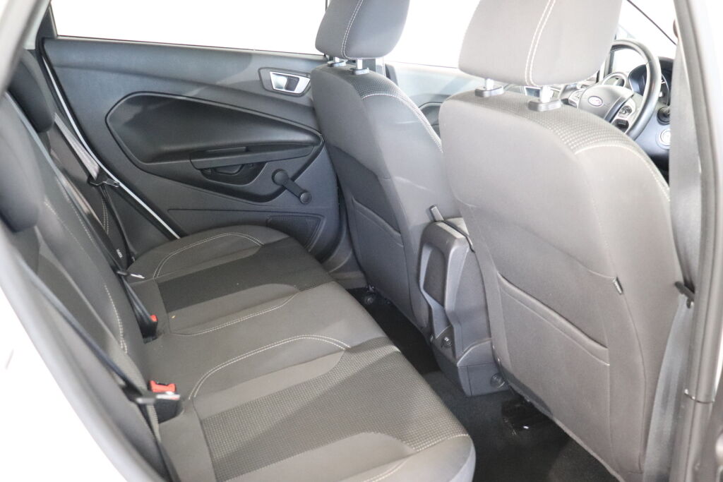Ford Fiesta 2015 Valkoinen