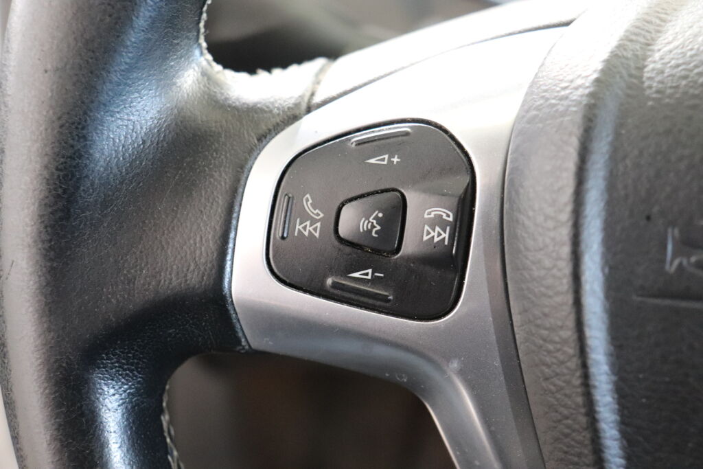 Ford Fiesta 2015 Valkoinen