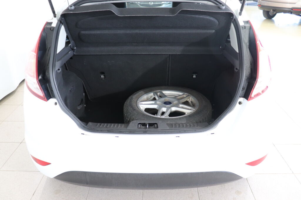 Ford Fiesta 2015 Valkoinen