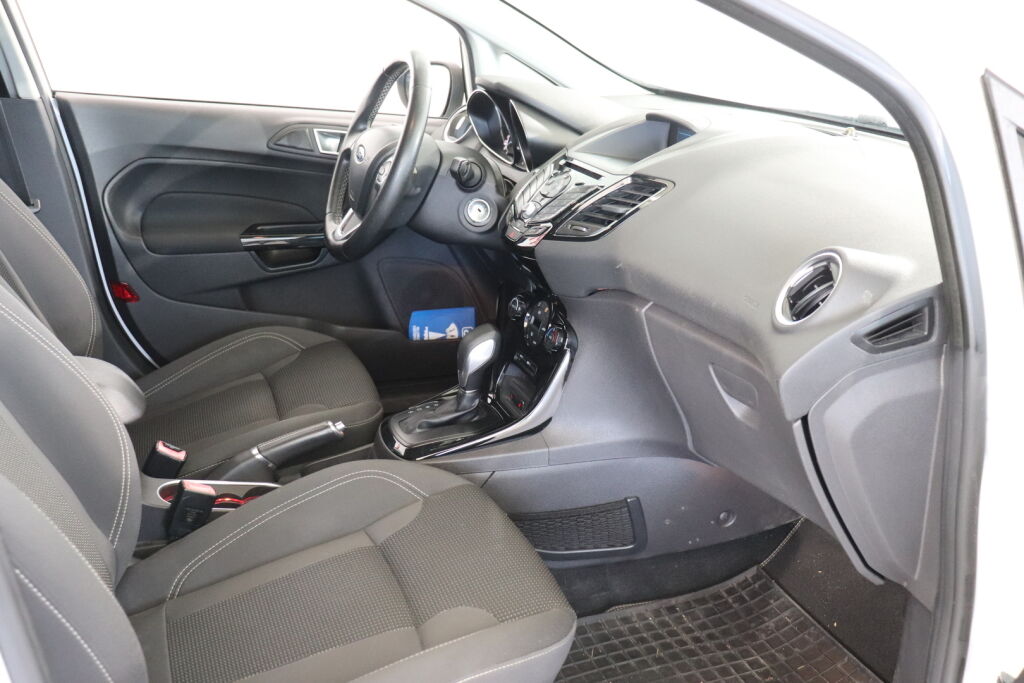 Ford Fiesta 2015 Valkoinen
