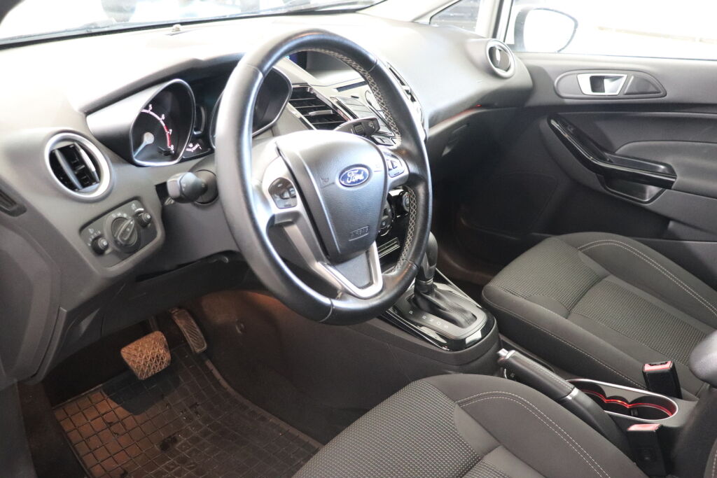 Ford Fiesta 2015 Valkoinen