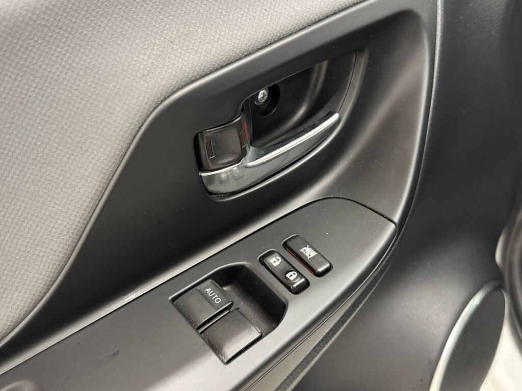 Toyota Yaris 2015 Valkoinen