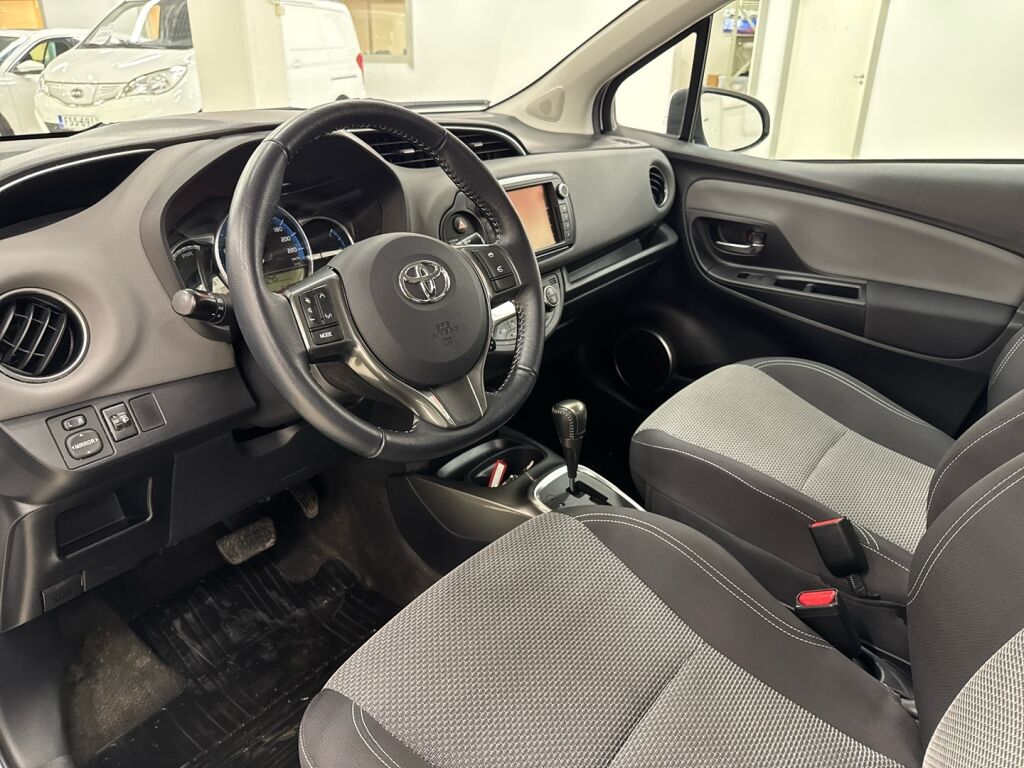 Toyota Yaris 2015 Valkoinen