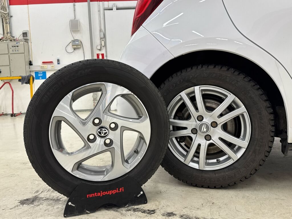 Toyota Yaris 2015 Valkoinen