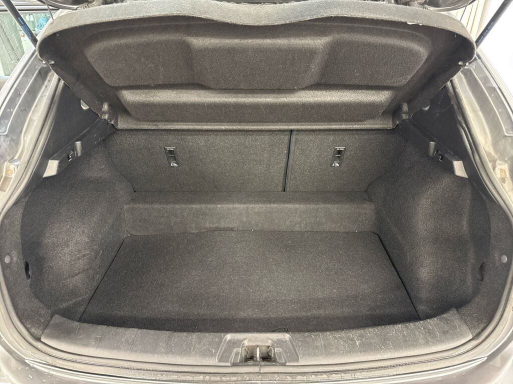 Nissan Qashqai 2016 Harmaa