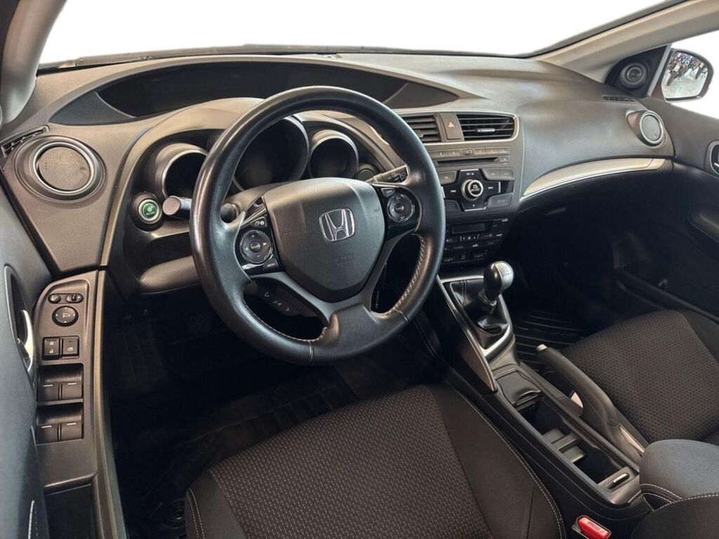 Honda Civic 2015 Punainen