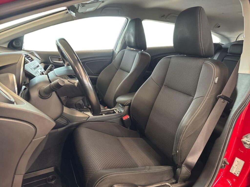 Honda Civic 2015 Punainen