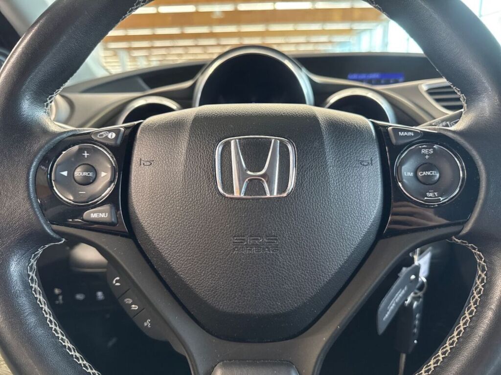 Honda Civic 2015 Punainen