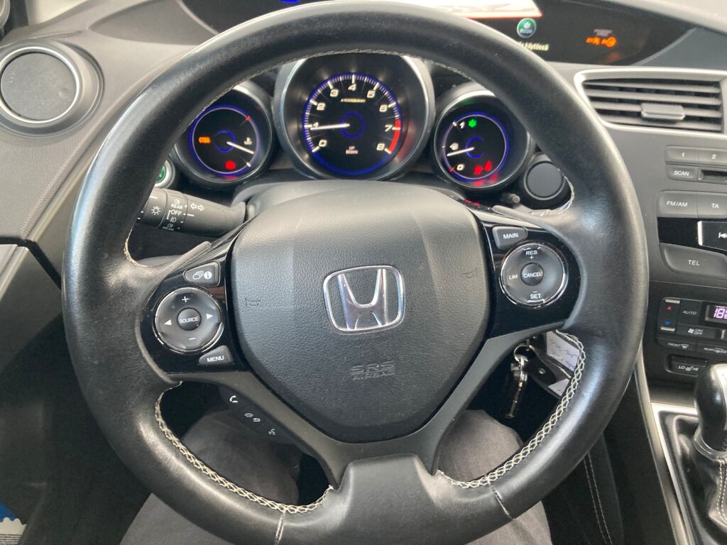 Honda Civic 2015 Punainen