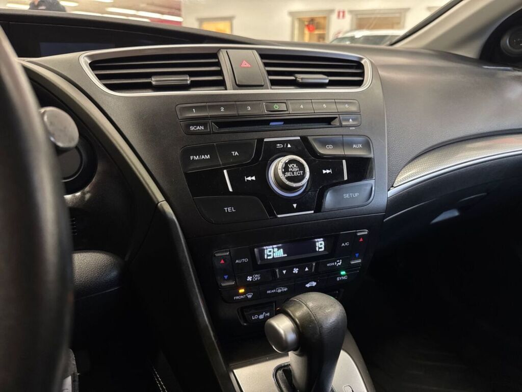 Honda Civic 2015 Valkoinen