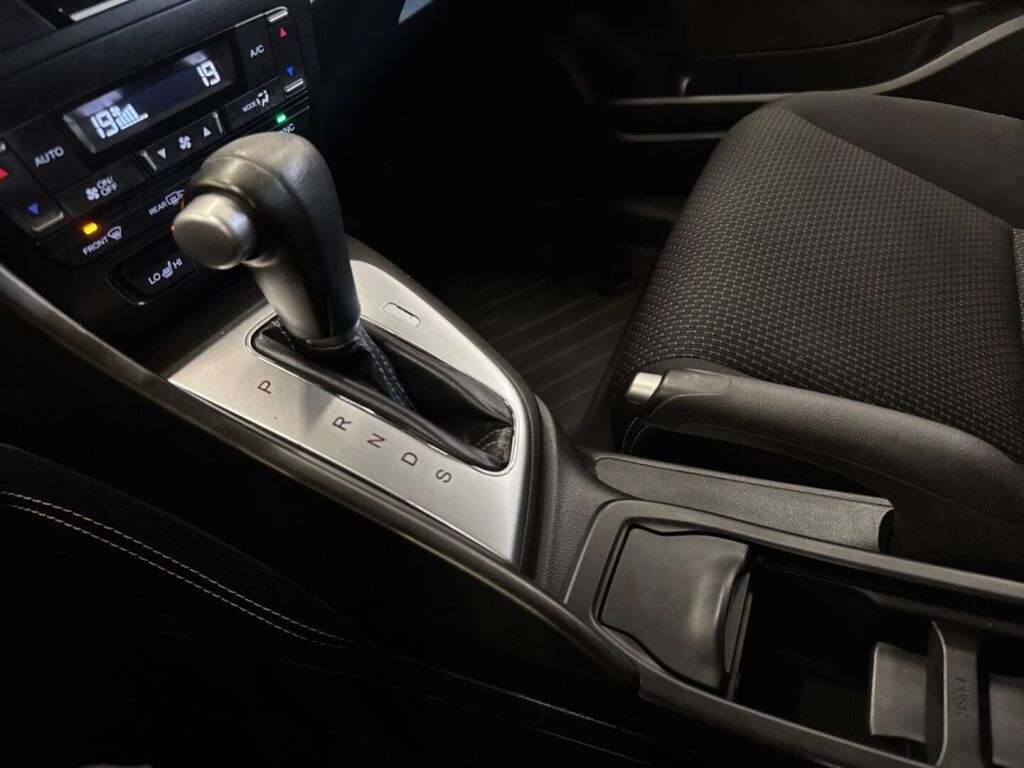 Honda Civic 2015 Valkoinen
