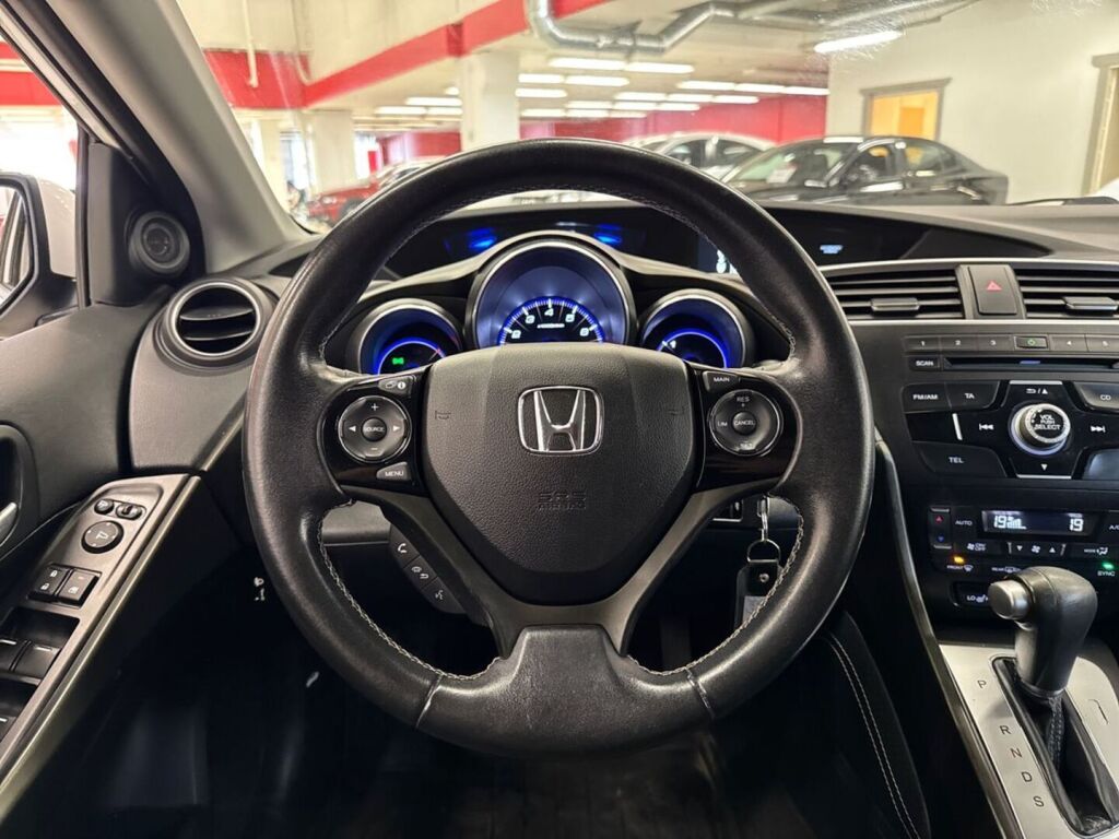 Honda Civic 2015 Valkoinen
