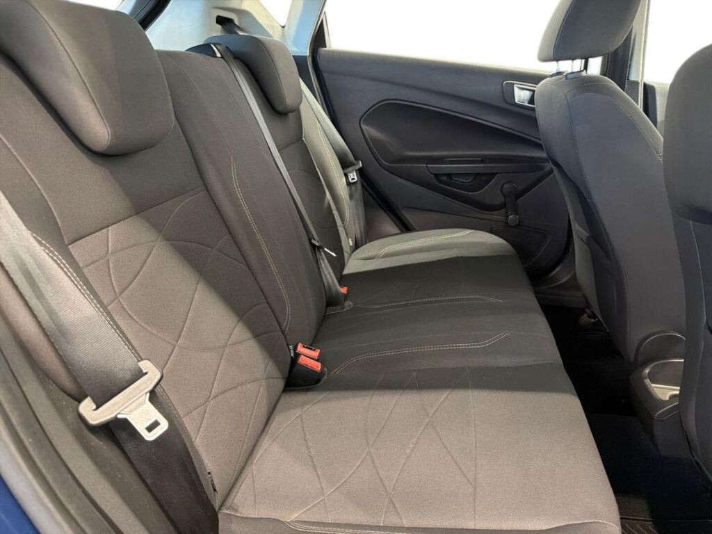 Ford Fiesta 2015 Sininen