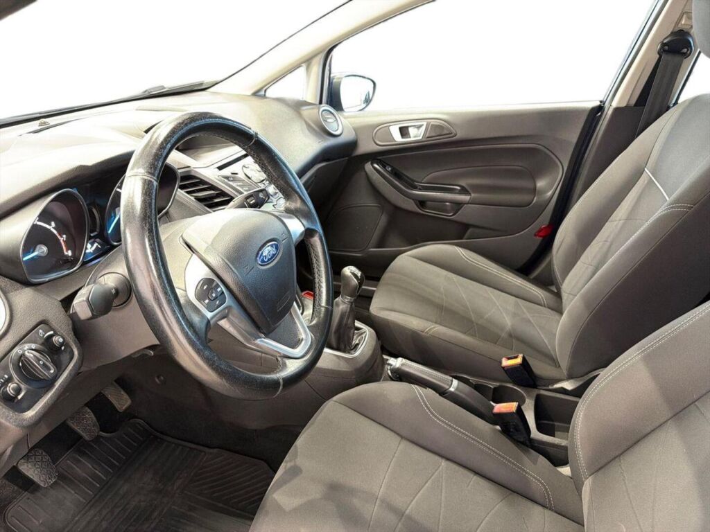 Ford Fiesta 2015 Sininen