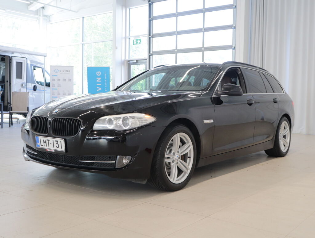 BMW 525 2012 Musta