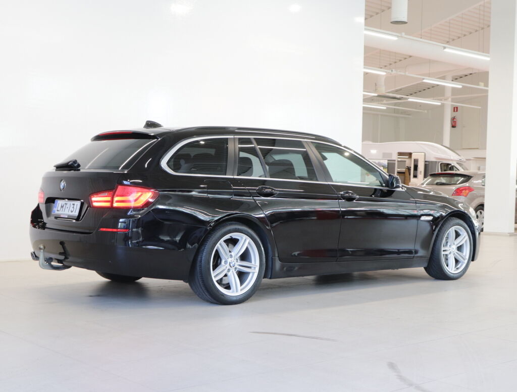 BMW 525 2012 Musta