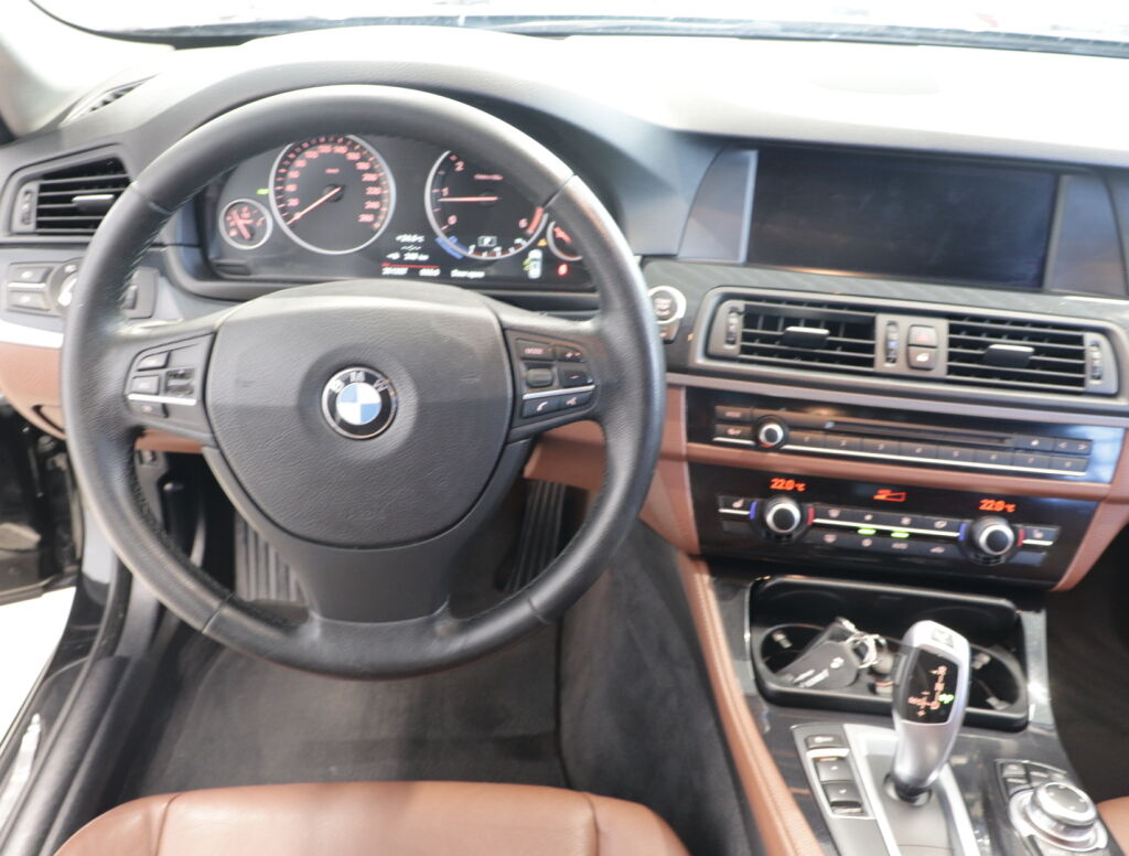 BMW 525 2012 Musta