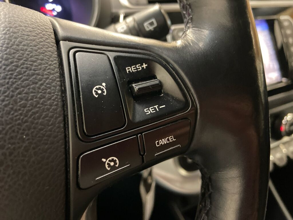 Kia Rio 2015 Punainen