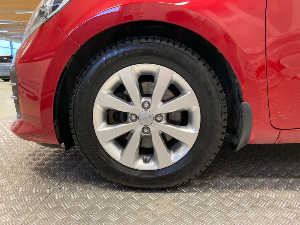 Kia Rio 2015 Punainen